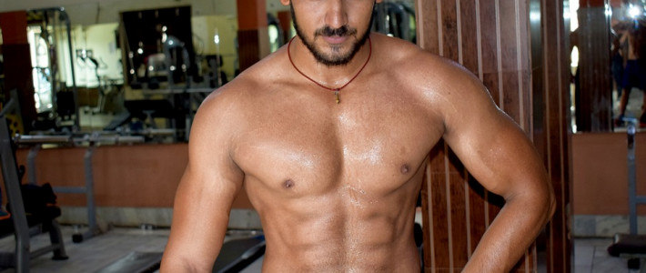 a man who uses testosterone supplements